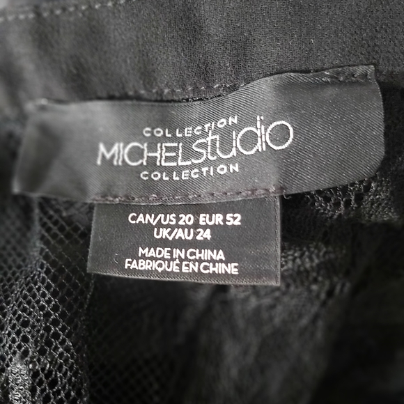 Black Lacey Too - Picture 2 of 4